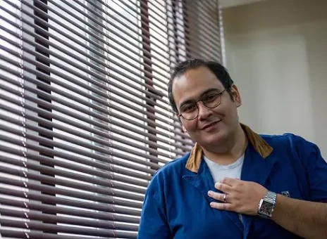 ویدیویی دردناک از رضا داوودنژاد در بستر بیماری