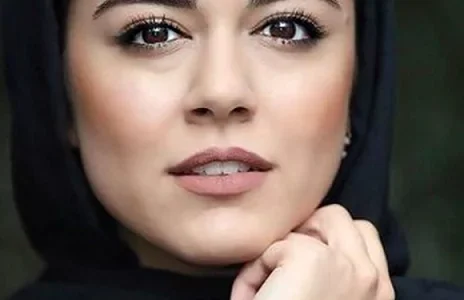 میز غذای خوشمزه و رنگارنگ ماهور الوند در رستوران لاکچری