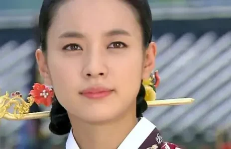 دیدار جالب دونگی با معلم دبستانش در ساحل زیبای کره