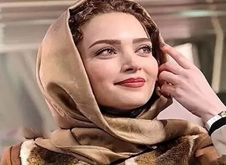 عکس زیبایی از بهنوش طباطبایی در حرم امام رضا