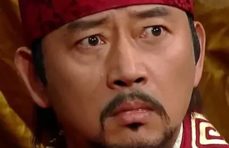 عکسی از استایل شیک و جذاب «امپراطور گوموا» سریال جومونگ در ۶۴ سالگی