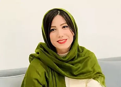 باران نیکراه مجری خوش صدا که خلبان است