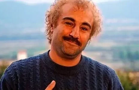 محسن تنابنده از ماشین لوکس و لاکچری اش رونمایی کرد