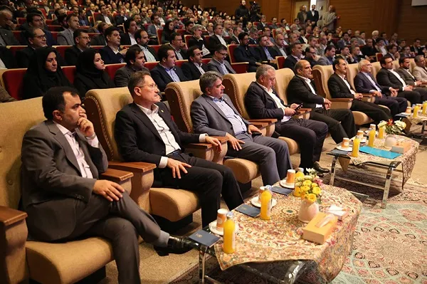 مدیر عامل بانک ملی ایران عنوان کرد: شکل‌گیری سطح جدیدی از خدمات بانکداری در بانک ملی ایران/ تحول اعتباری با رونمایی از ۴ محصول جدید و تازه