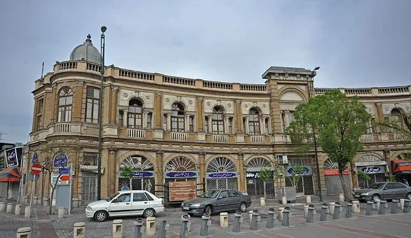 میدان حسن آباد