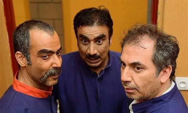 در حاشیه