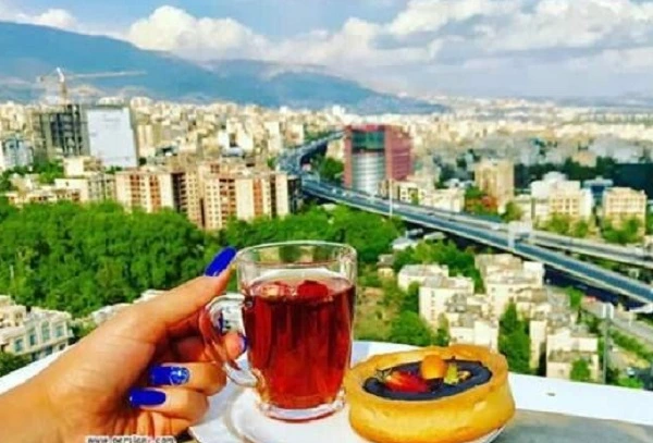 عکس زیبا از عصرانه شیک آزاده زارعی در عصر جمعه 1 عصرانه آزاده زارعی