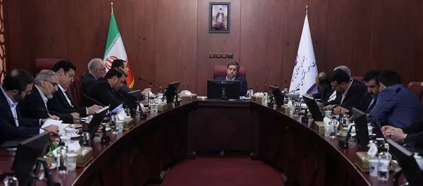 بانک‌ها اموال مازاد و بنگاههای خود را واگذار و با منابع آن درپروژه های تولیدی سرمایه گذاری و بنگاه سازی کنند