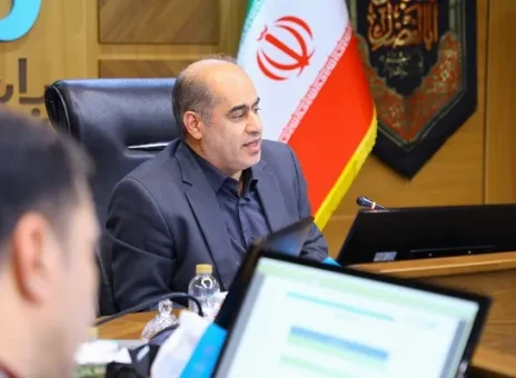 اقدامات گروه مالی دی باید در راستای تقویت بانک دی باشد