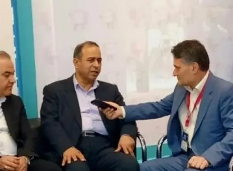 بازدید دبیرکل سندیکای بیمه‌گران ایران از غرفه بیمه دی در نمایشگاه صنعت مالی