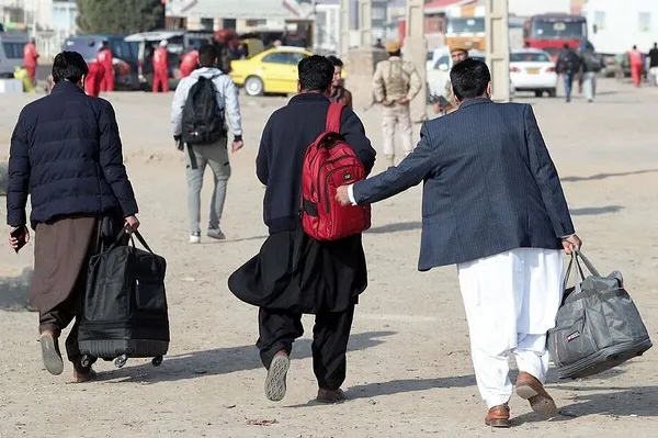 اتباع بیگانه