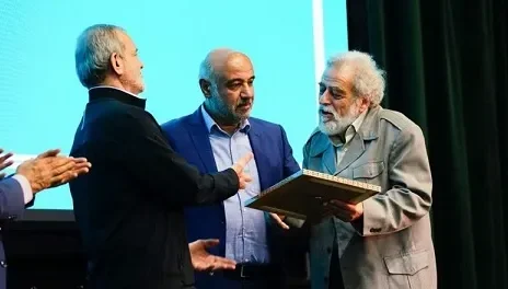 تجلیل رئیس‌جمهور از استاد «مرتضی فرهادی»