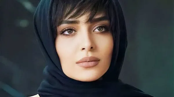 ساره بیات