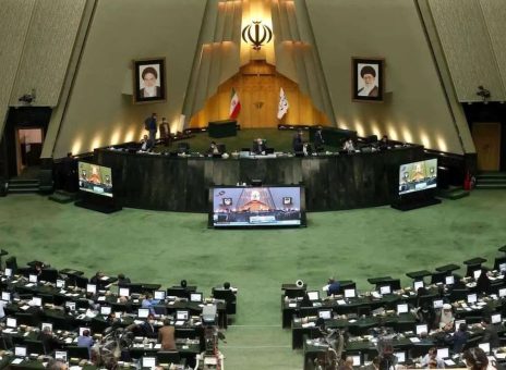 برخی دستگاه ها به دنبال سهم خواهی از منابع مردم در صنعت بیمه