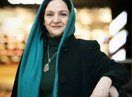 گلاب آدینه 