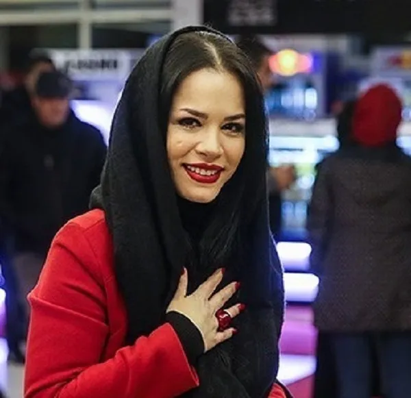 ملیکا شریفی نیا