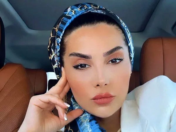 مونا فائزپور