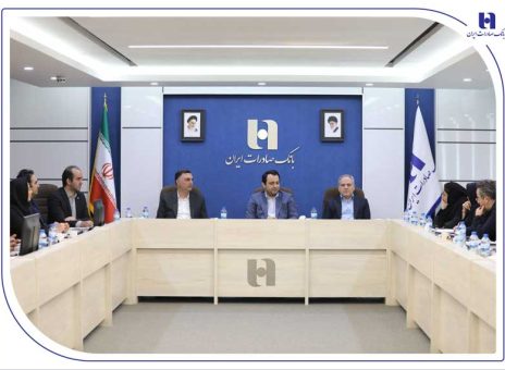 اقناع و پاسخگویی شفاف و صادقانه به افکار عمومی از وظایف روابط‌عمومی‌ است