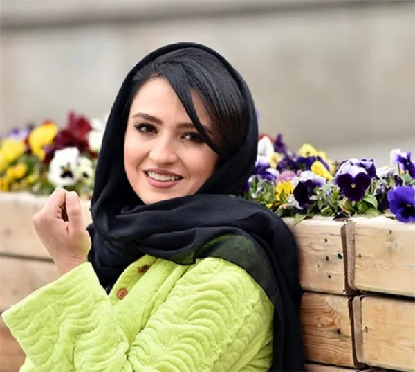 گلاره عباسی