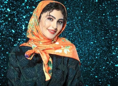 مریم مومن: تئاتر باید دست تئاتری‌ها باشد