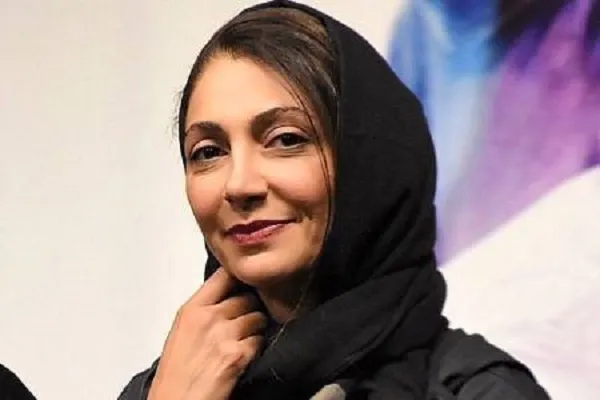 نیلوفر خوش خلق