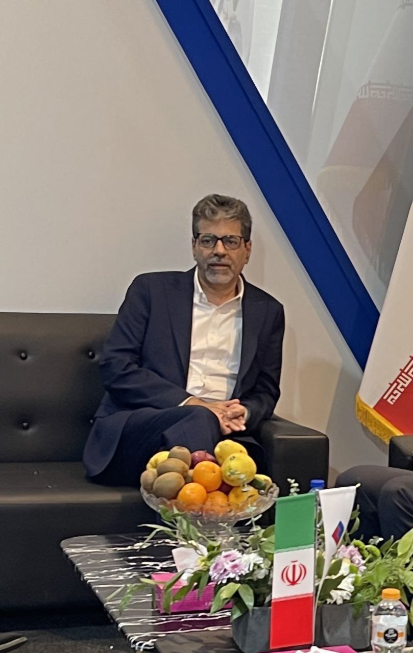 حضور حجت اله میرزایی مدیرعامل صندوق بازنشستگی کشوری در غرفه بیمه ملت