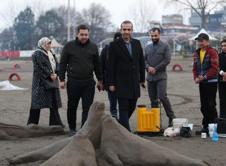 جشنواره مجسمه‌های شنی در ساحل منطقه آزاد انزلی برگزار شد