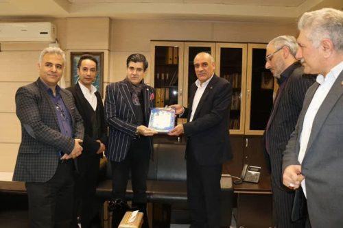 بیمه نامه ۵۰ میلیارد ریالی برای حنجره سالار عقیلی