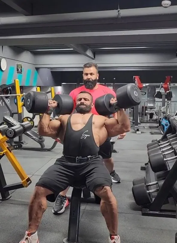 کری خوانی بلاگر معروف عرب با هادی‌چوپان