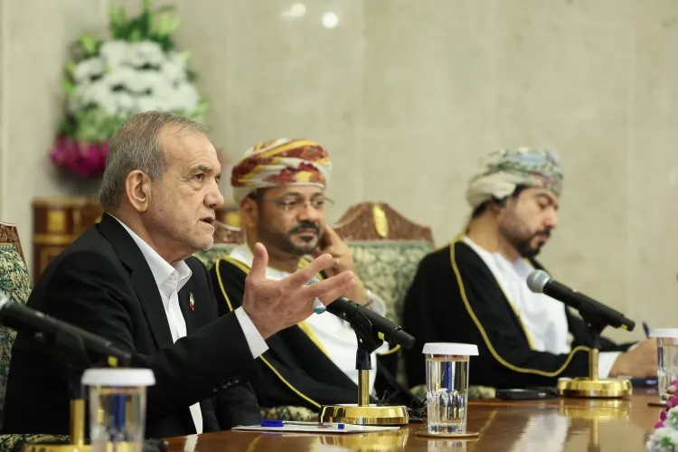 وعده ۳۰ میلیارد دلاری رئیس جمهور در سفر به عمان