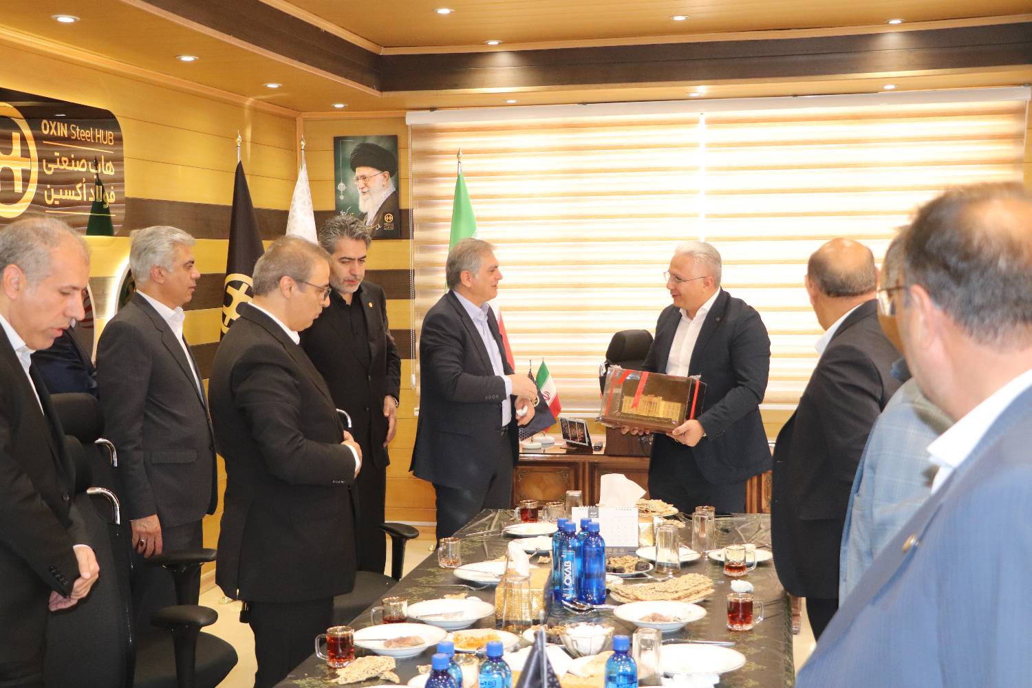 دیدار مدیران ارشد بانک ملی ایران با فعالان اقتصادی استان آذربایجان شرقی