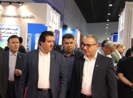 بازدید مدیر عامل بانک رفاه کارگران از نمایشگاه مشهد اینوکس ۱۴۰۴