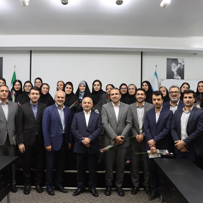 بیمه هوشمند با کارکنان خلاق و با دانش، محقق می شود