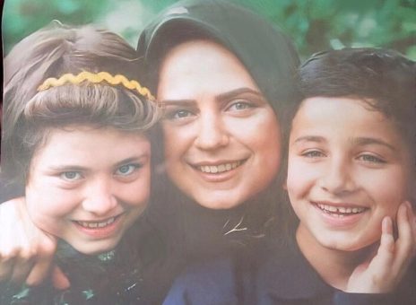 تصویری از بازیگر دنیای شیرین و همسرش در یک مراسم
