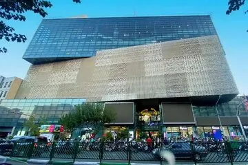 ریزش هولناک سقف پاساژ چارسو در تهران