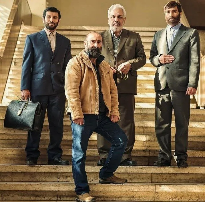 مهران مدیری، امین حیایی و هادی کاظمی در یک قاب