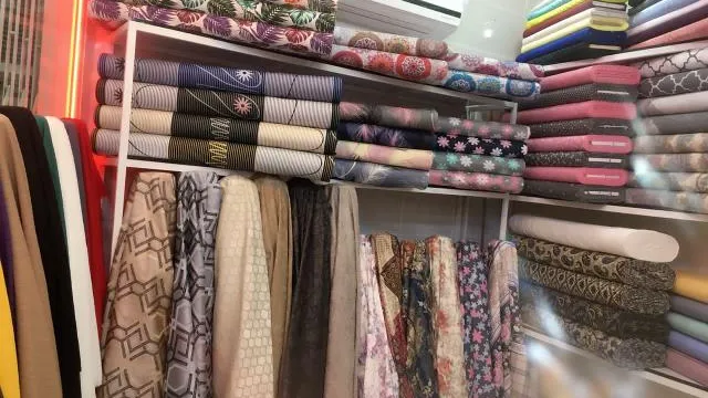 ترخیص ۹۰ درصدی پارچه‌های وارداتی از گمرک ممنوع شد