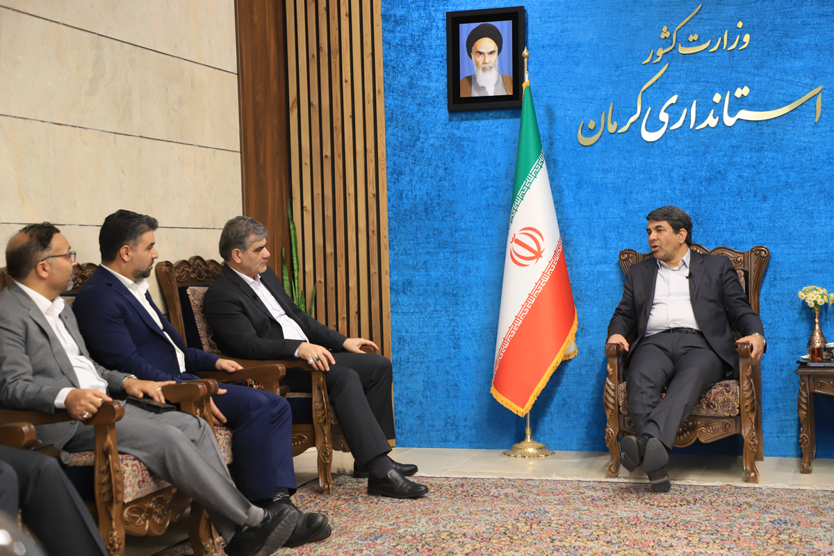 حمایت بانک قرض‌الحسنه مهر ایران از صنایع خرد، گره‌گشای مشکلات استان است