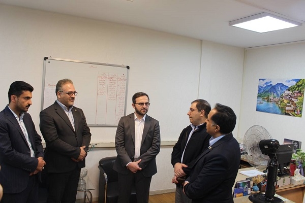 بازدید میدانی مدیرعامل بانک کشاورزی از مدیریت منطقه ۲ تهران/حمایت ویژه از بخش های تولیدی در شرایط کنونی