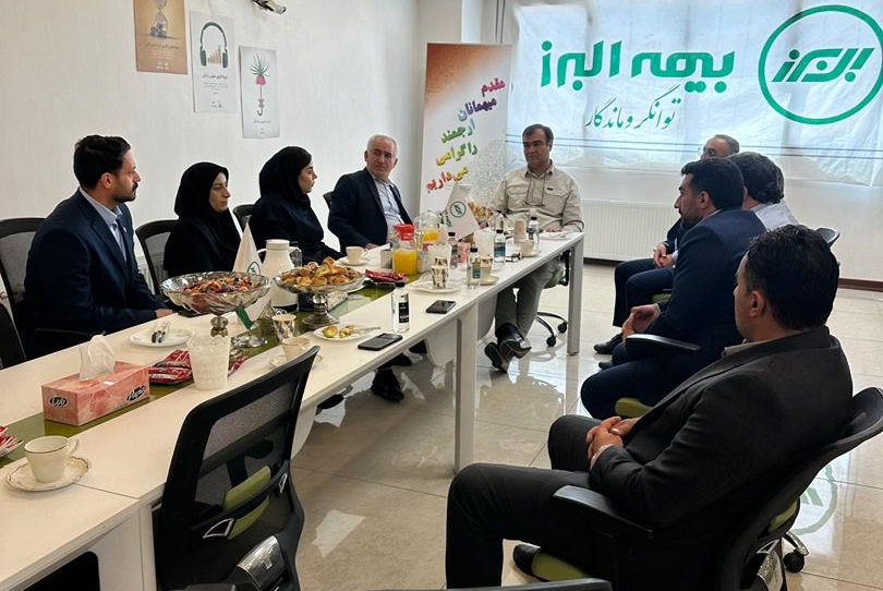 از تداوم سفرهای استانی مدیرعامل تا حمایت تمام قد بیمه البرز از بیمه گذاران در ۱۲ روز دفاع ملی مردم ایران