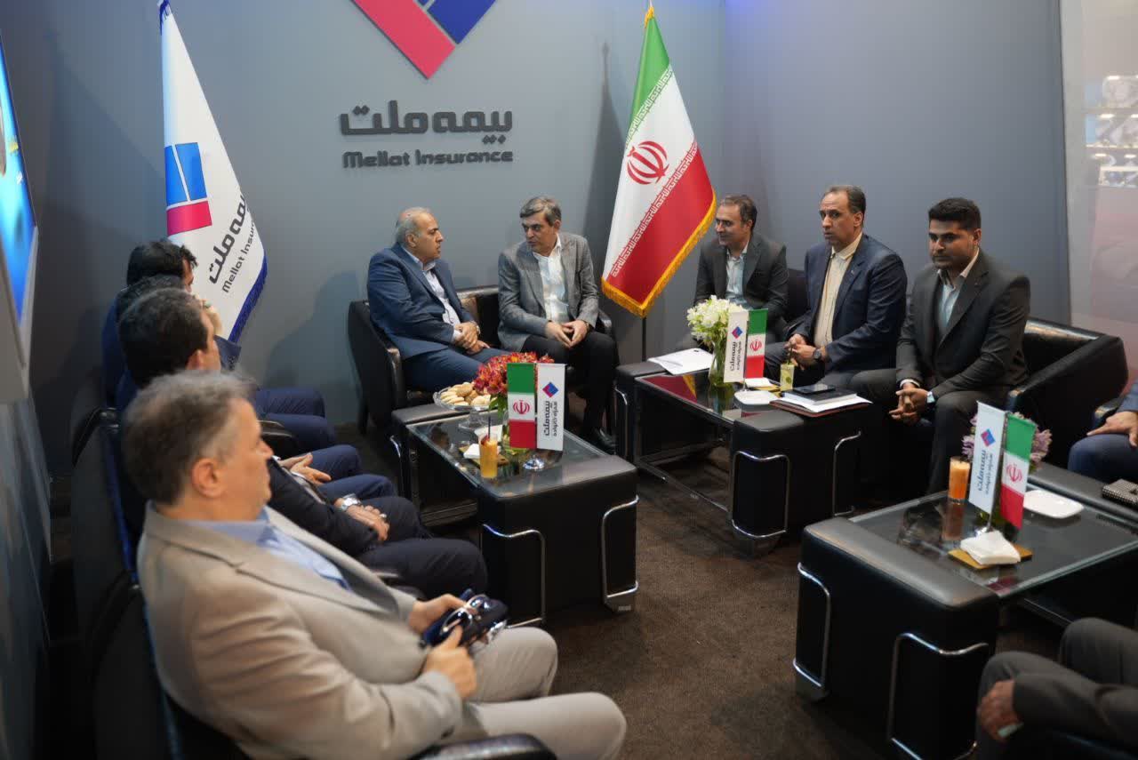 حضور پررنگ مدیران بیمه ملت در غرفه شرکت