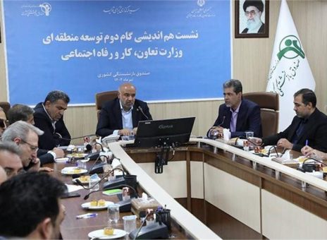 ضرورت تقویت بنادر خشک و انتقال بار به داخل سرزمین برای کاهش هزینه‌های ترخیص و رونق مناطق کمتر توسعه‌یافته