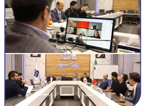 نشست صمیمی مدیرعامل بیمه سرمد با نمایندگان برتر شبکه فروش  / تقویت ارتباط با شبکه فروش؛ محور اصلی نشست