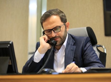 گفت‌وگوی مستقیم مشتریان و کارکنان با مدیرعامل بانک کشاورزی