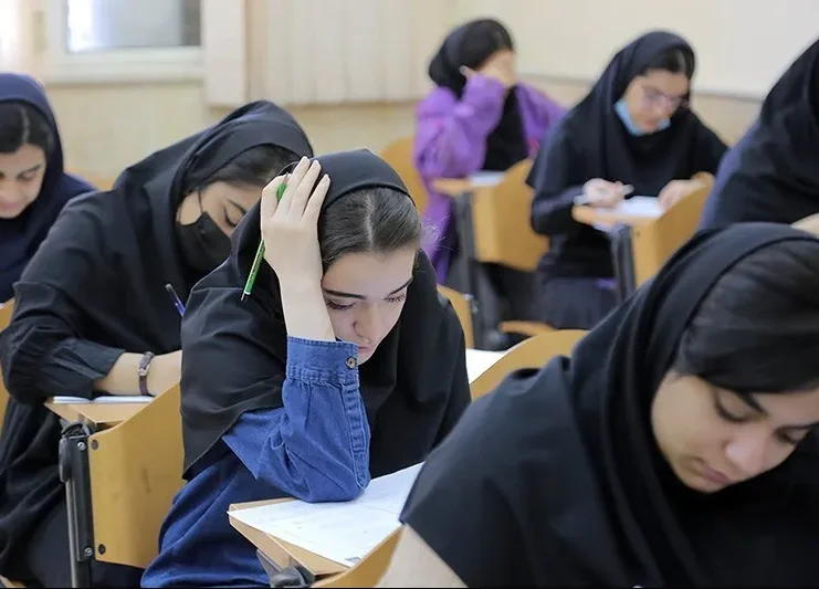 سواد ایرانیان در سراشیبی سقوط