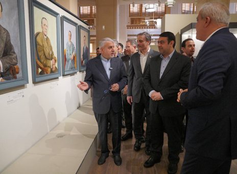 بازدید وزیر میراث فرهنگی، گردشگری و صنایع‌دستی از موزه بانک ملی ایران