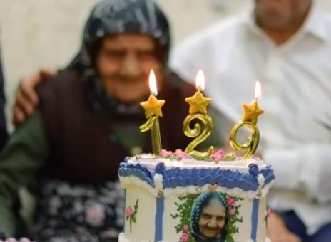 ۱۲۹ سال زندگی، یعنی ۱۲۹ فصل از قصه‌ی صبر و لبخند