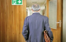 منع به کارگیری بازنشستگان