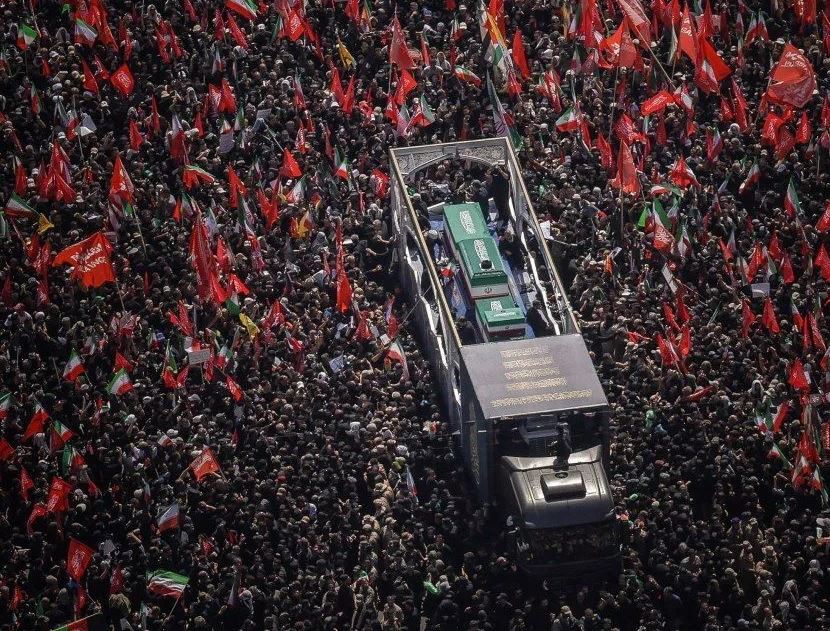 بدرقه باشکوه رهبر شهید