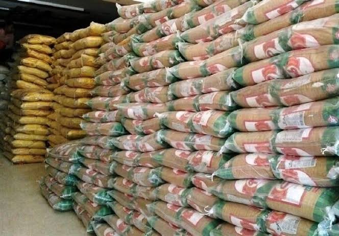 پشت پرده حبس برنجهای وارداتی در انبارها / باز هم مردم قربانی میشوند؟